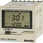 TEMPORIZADOR AÑO/SEMANAL 100-240 VAC 72 X 72 MM 3 MODOS INCLUYE BASE PARA RIEL DIN