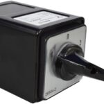 TRANSFERENCIA EN CAJA METALICA, 3X30A, 220VAC