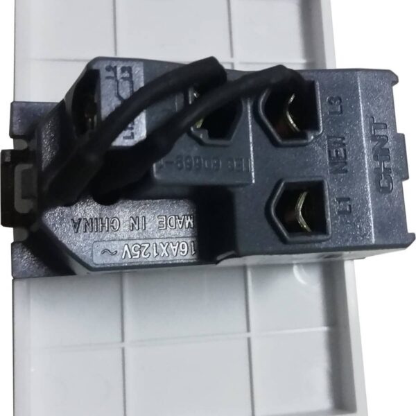 MODULO INTERRUPTOR 3 VIAS 3 GANG 16A 125V BLANCO C/ LUZ INDICADORA NEW3-V CHINT