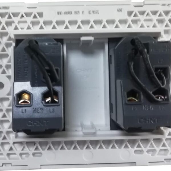 INTERRUPTOR DOBLE 3 VIAS 16A 125V BLANCO NEW3-V CHINT