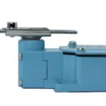 INTERRUPTOR FINAL DE CARRERA AZUL, RIEL METALICO AJUSTABLE Y ROLDANA, IP65, 1NO/1NC, 10A 250VAC, TM