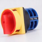 INTERRUPTOR ROTATIVO CAND.ON-OFF 32A 3P 440V AM-AZ-RJ 64X64