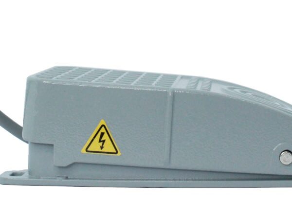 INTERRUPTOR DE PEDAL ALUMINIO, 1PDT, 10A 250VAC, IP54 MARCA TM