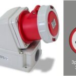 TOMA INDUSTRIAL DE SOBREPONER (PARCHE) CORRIENTE 63 AMP CONFIGURACION ELECTRICA 3 POLOS + TIERRA COLOR NEGRO NIVEL DE TENSION 600-690V 50-60HZ HORARIO 7H GRADO DE PROTECCION IP67