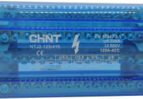 CAJA DE DISTRIBUCION 4 POLOS, 125A, 500V, 11 X 2.5-6MM, 3 X 10-25MM, 1 X 10-35MM CADA BARRA