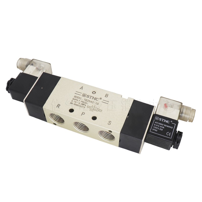 06-01-003_1.jpg VALVULA SOLENOIDE DOBLE 5/2 1/8 NPT NC 24 VDC LED IP65 - Image 1