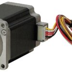 MOTOR 2 FASE 56 MM SQUARE TIPO EJE 2.0A 15.7 kgf-cm TORQUE